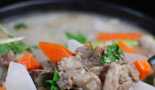 炖羊肉的禁忌与诀窍 牢记“2香2酸”不能加，汤鲜肉烂不膻不腻